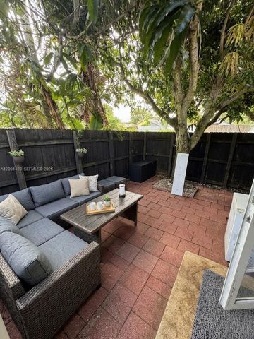 7431 Tam Oshanter Blvd 7431, North Lauderdale, FL 33068