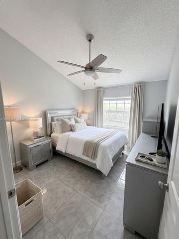 7431 Tam Oshanter Blvd 7431, North Lauderdale, FL 33068