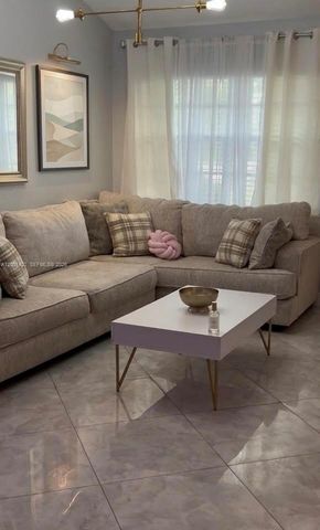 7431 Tam Oshanter Blvd 7431, North Lauderdale, FL 33068