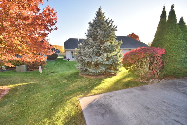 1077 Wildwood Lane, Schererville, IN 46375