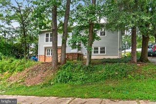 7004 GROVE RD, Alexandria, VA 22306