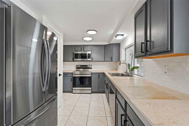 8517 SUNFLOWER LANE, Hudson, FL 34667