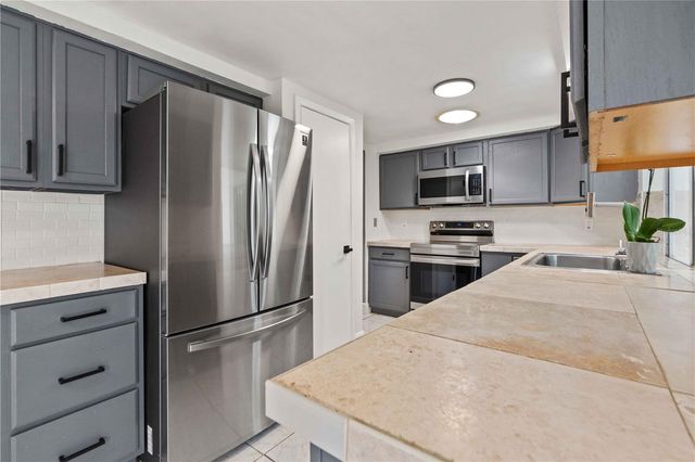 8517 SUNFLOWER LANE, Hudson, FL 34667
