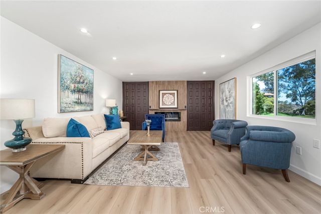 5372 Punta Alta 1C, Laguna Woods, CA 92637