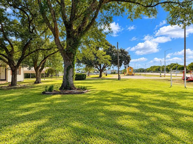 4710 Bailey Rd Road, Pearland, TX 77584