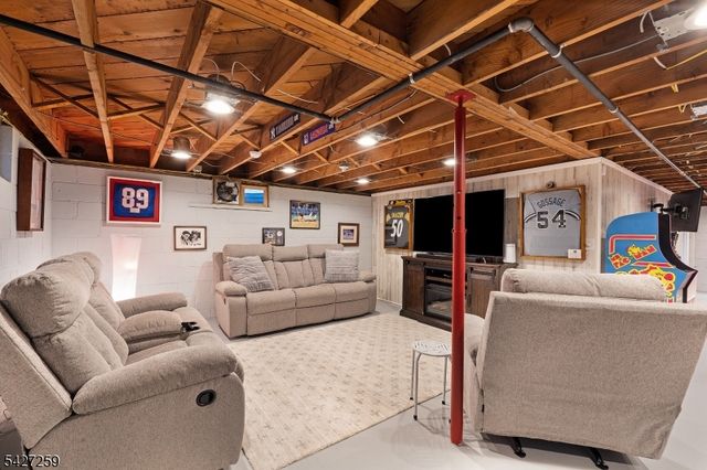 909 Newark Ave, Manville Boro, NJ 08835