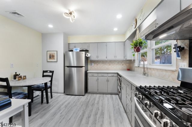 909 Newark Ave, Manville Boro, NJ 08835