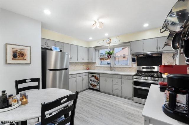 909 Newark Ave, Manville Boro, NJ 08835