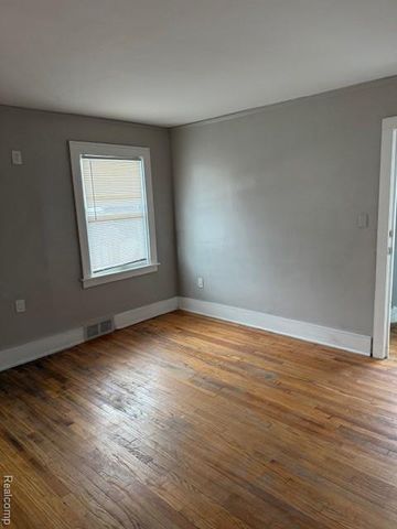 14951 Strathmoor Street, Detroit, MI 48227