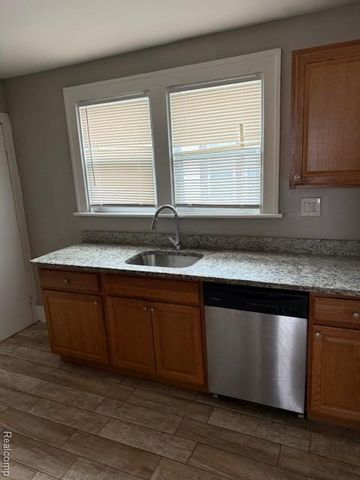 14951 Strathmoor Street, Detroit, MI 48227