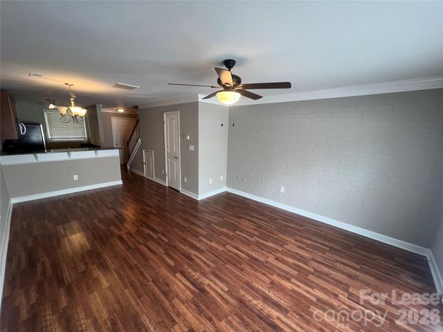 1336 Green Oaks Lane E, Charlotte, NC 28205