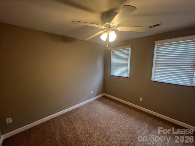 1336 Green Oaks Lane E, Charlotte, NC 28205