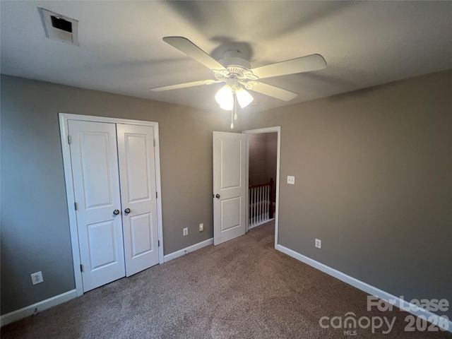 1336 Green Oaks Lane E, Charlotte, NC 28205