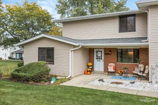 135 Fairlane Court B, Bloomingdale, IL 60108