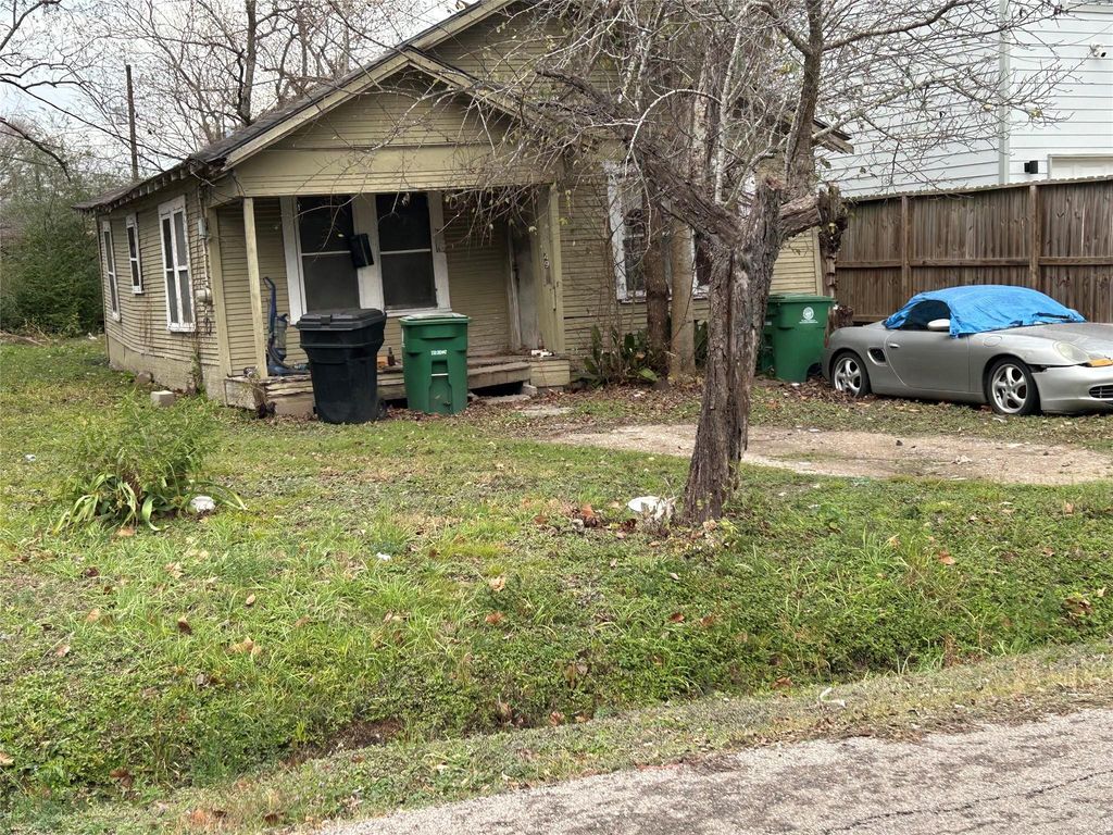 4917 Higgins Street, Houston, TX 77033