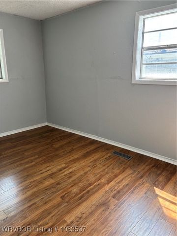 101 Hollow Drive, Roland, OK 74954