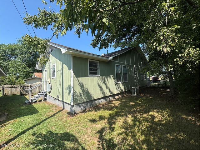 101 Hollow Drive, Roland, OK 74954