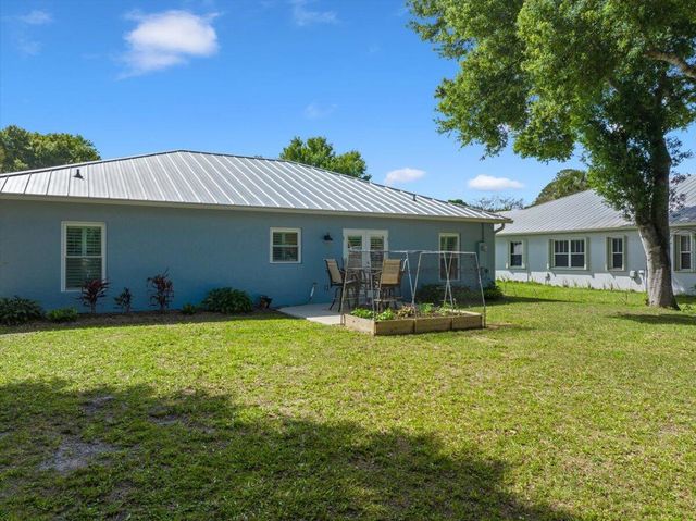 1116 SW 33rd Ave Avenue SW, Vero Beach, FL 32968