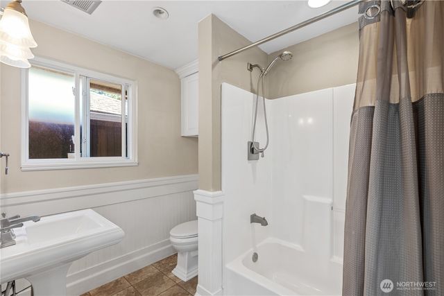 8002 55th Avenue Ct E, Puyallup, WA 98371