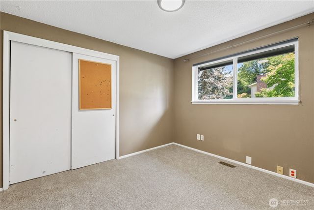 8002 55th Avenue Ct E, Puyallup, WA 98371