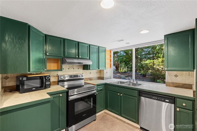 8002 55th Avenue Ct E, Puyallup, WA 98371