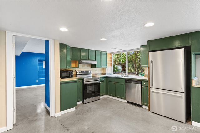 8002 55th Avenue Ct E, Puyallup, WA 98371