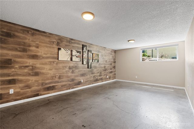 8002 55th Avenue Ct E, Puyallup, WA 98371