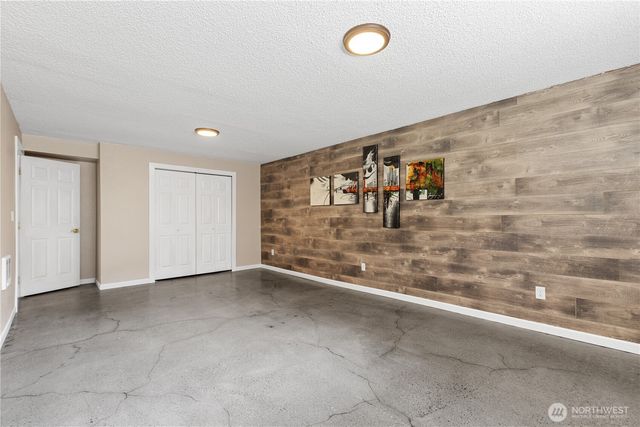 8002 55th Avenue Ct E, Puyallup, WA 98371