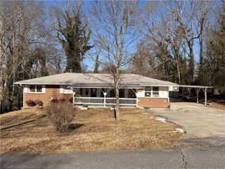 526 Poplar Street, Toccoa, GA 30577