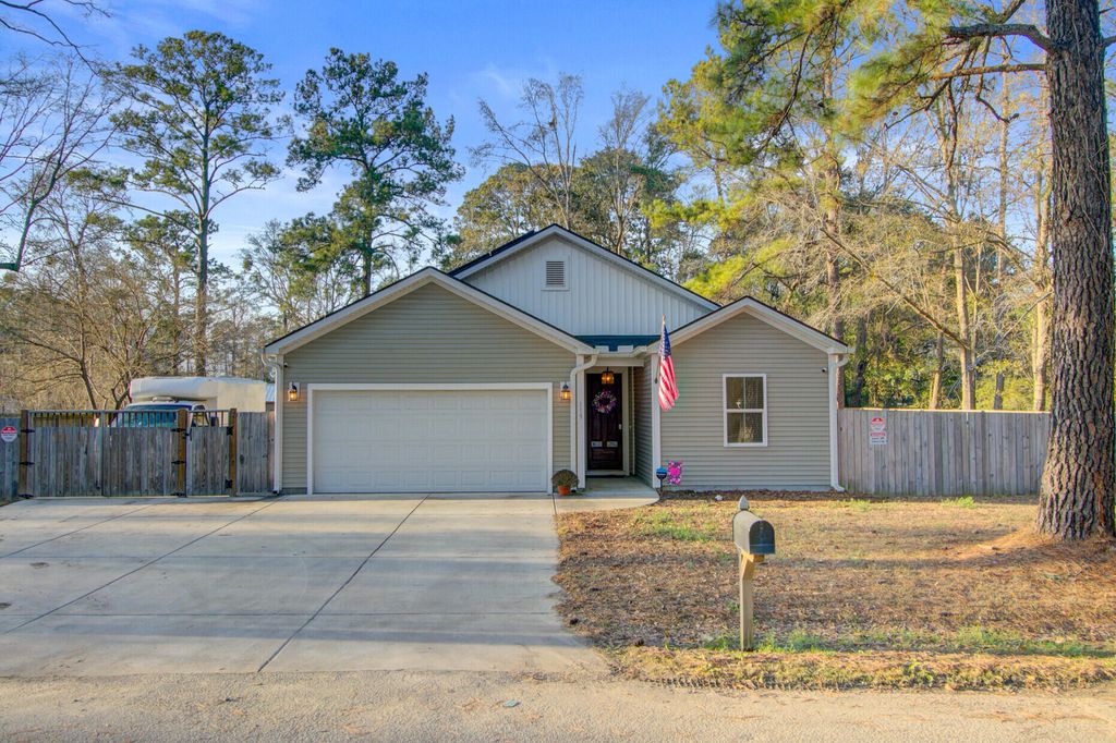 119 Bell Drive, Summerville, SC 29485