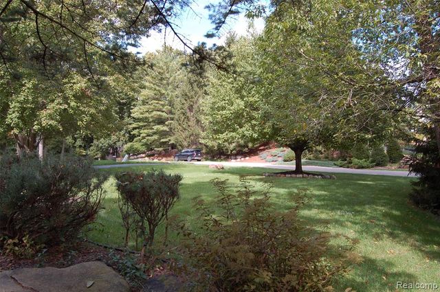 9843 Creekwood Trail, Davisburg, MI 48350