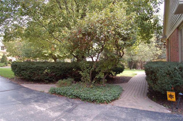 9843 Creekwood Trail, Davisburg, MI 48350