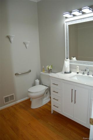 9843 Creekwood Trail, Davisburg, MI 48350