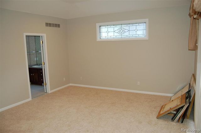 9843 Creekwood Trail, Davisburg, MI 48350