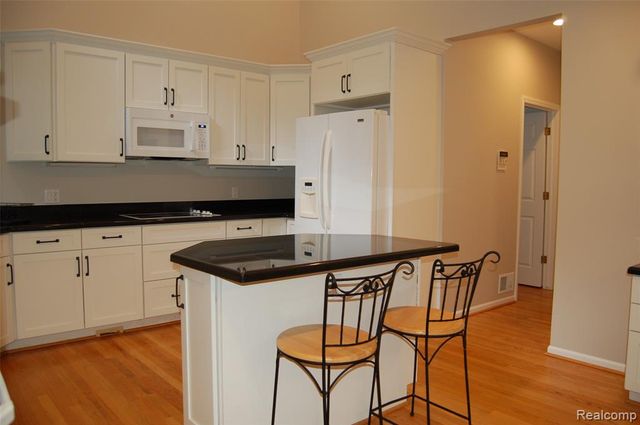 9843 Creekwood Trail, Davisburg, MI 48350