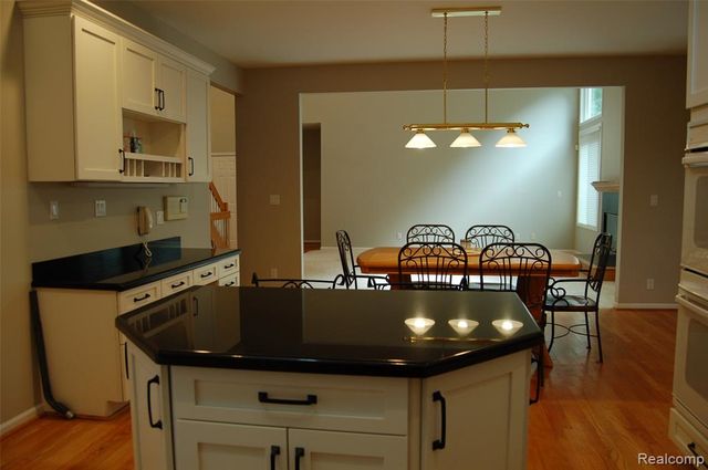 9843 Creekwood Trail, Davisburg, MI 48350