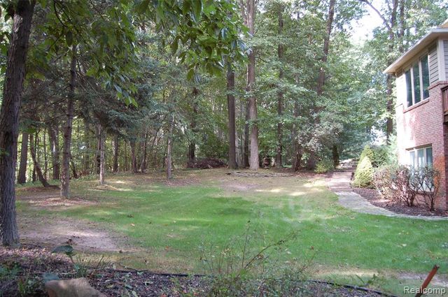 9843 Creekwood Trail, Davisburg, MI 48350