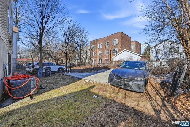 303-305 Runyon Street, Newark, NJ 07108