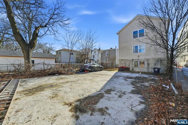 303-305 Runyon Street, Newark, NJ 07108