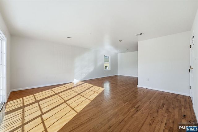 303-305 Runyon Street, Newark, NJ 07108