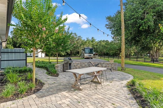 11140 NW 160TH AVENUE, Morriston, FL 32668