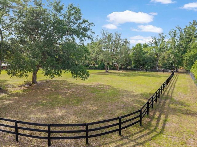 11140 NW 160TH AVENUE, Morriston, FL 32668