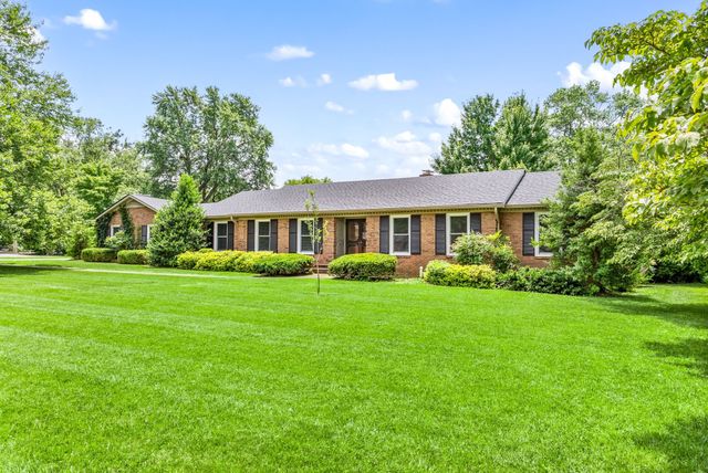 107 N Sunset Cir, Hopkinsville, KY 42240