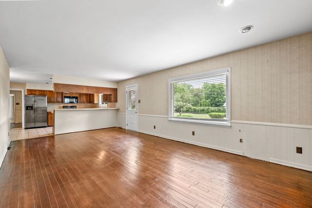 107 N Sunset Cir, Hopkinsville, KY 42240