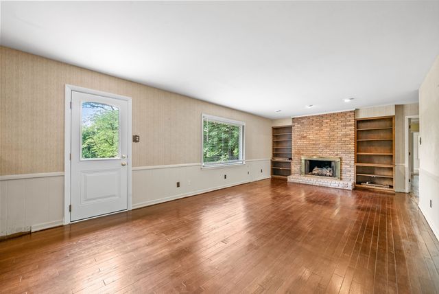 107 N Sunset Cir, Hopkinsville, KY 42240