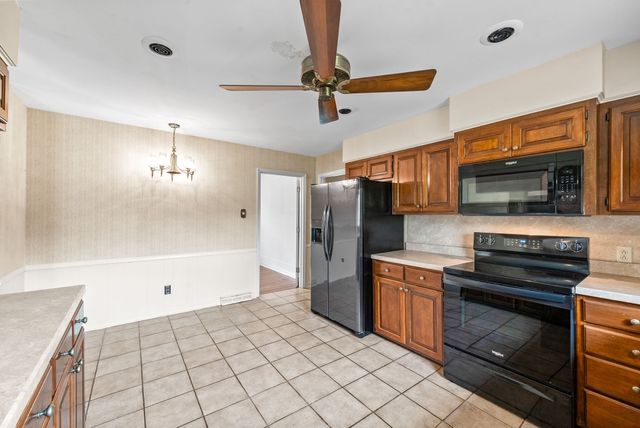 107 N Sunset Cir, Hopkinsville, KY 42240