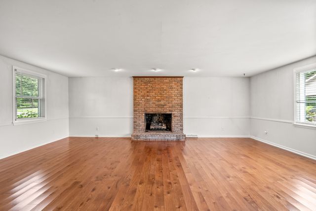 107 N Sunset Cir, Hopkinsville, KY 42240