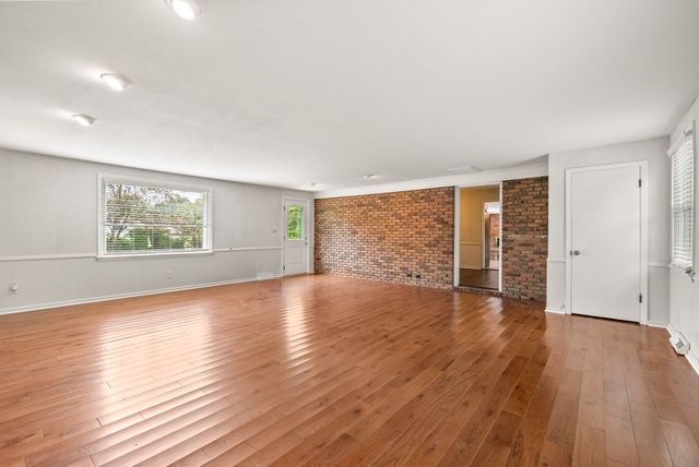 107 N Sunset Cir, Hopkinsville, KY 42240