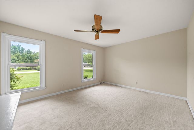 107 N Sunset Cir, Hopkinsville, KY 42240