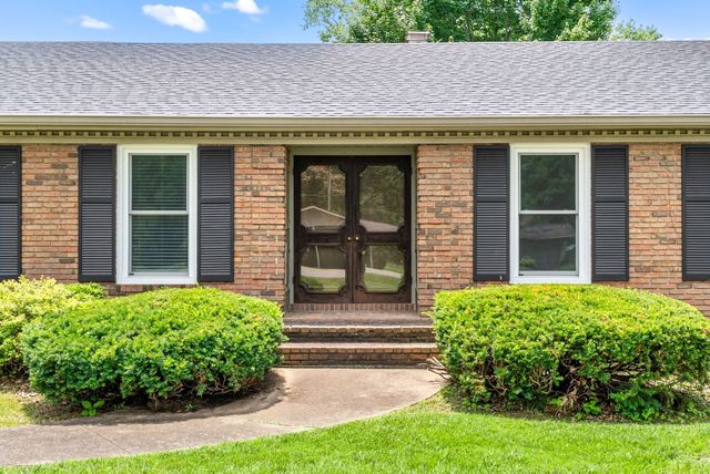 107 N Sunset Cir, Hopkinsville, KY 42240